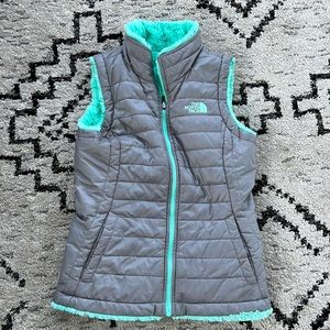 Like New Reversible North Face Vest Girls Medium